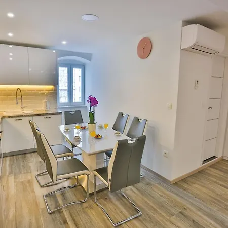 Impeccable 3-Bed Apartment In Split *
