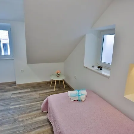Impeccable 3-Bed Apartment In Split Apartmán Split