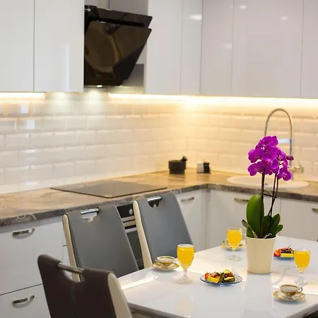 Impeccable 3-Bed Apartment In Split Split