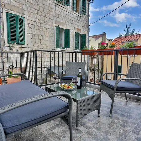 Apartmán Impeccable 3-Bed Apartment In Split