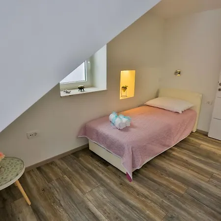 Impeccable 3-Bed Apartment In Split Apartmán